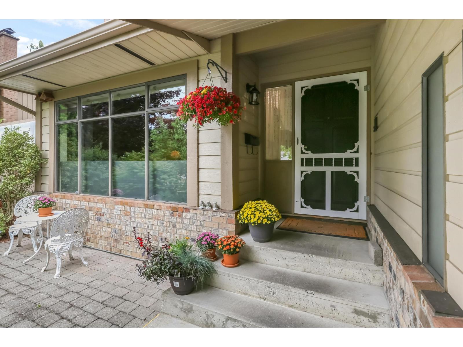 Photo 4 of 16095 13 Avenue, Surrey BC