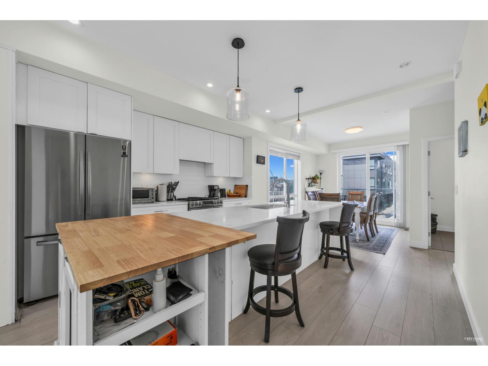 Photo 10 of 1 19628 55 A Avenue, Langley BC