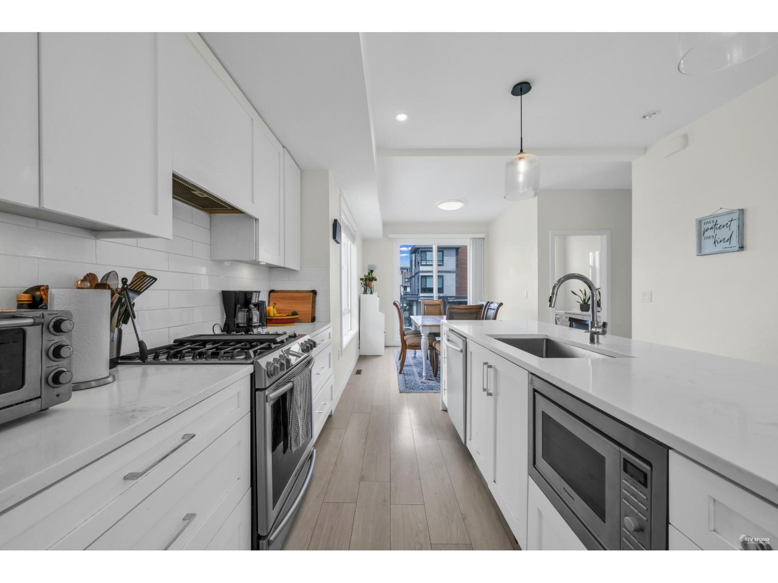 Photo 11 of 1 19628 55 A Avenue, Langley BC