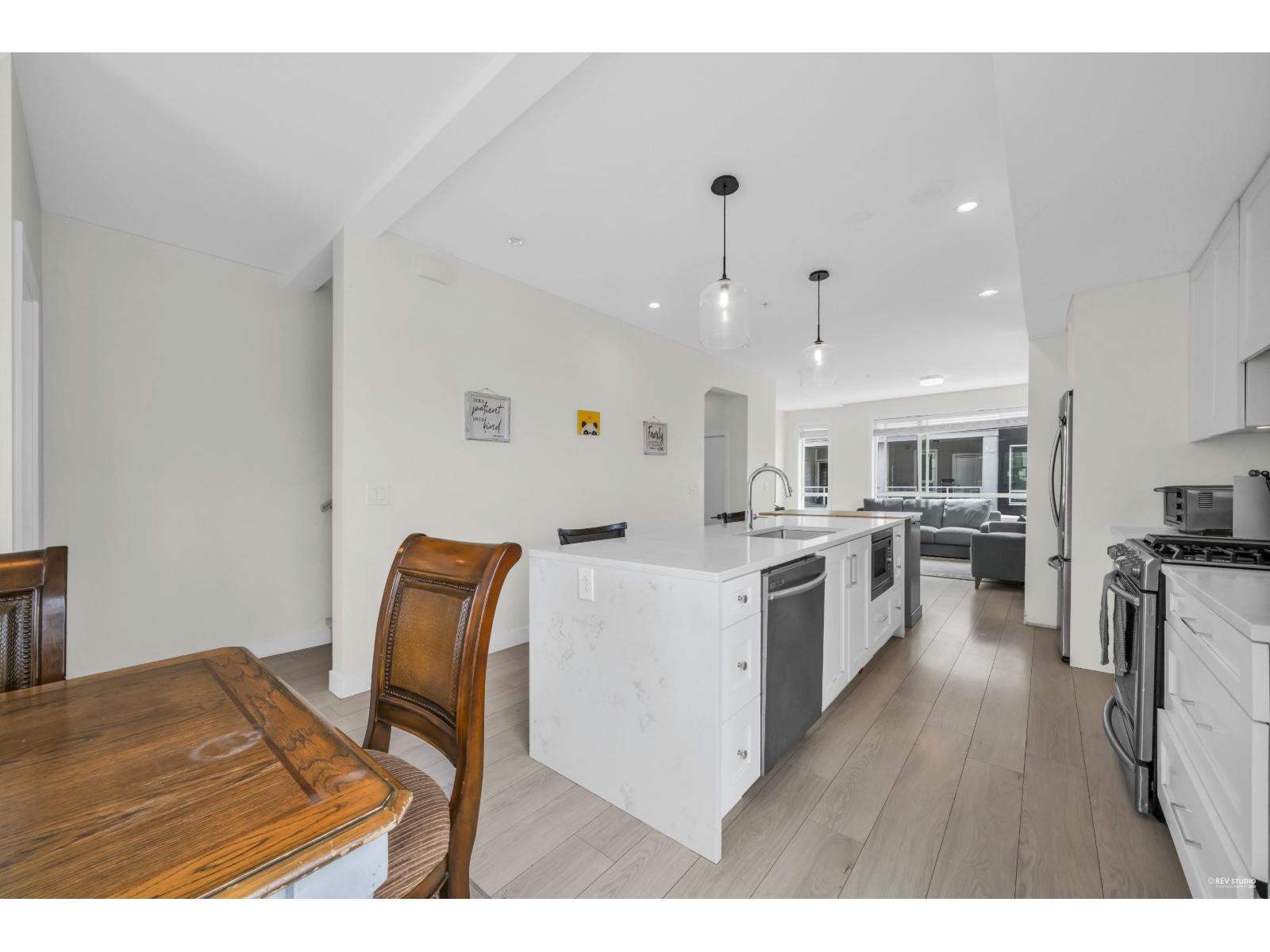 Photo 12 of 1 19628 55 A Avenue, Langley BC