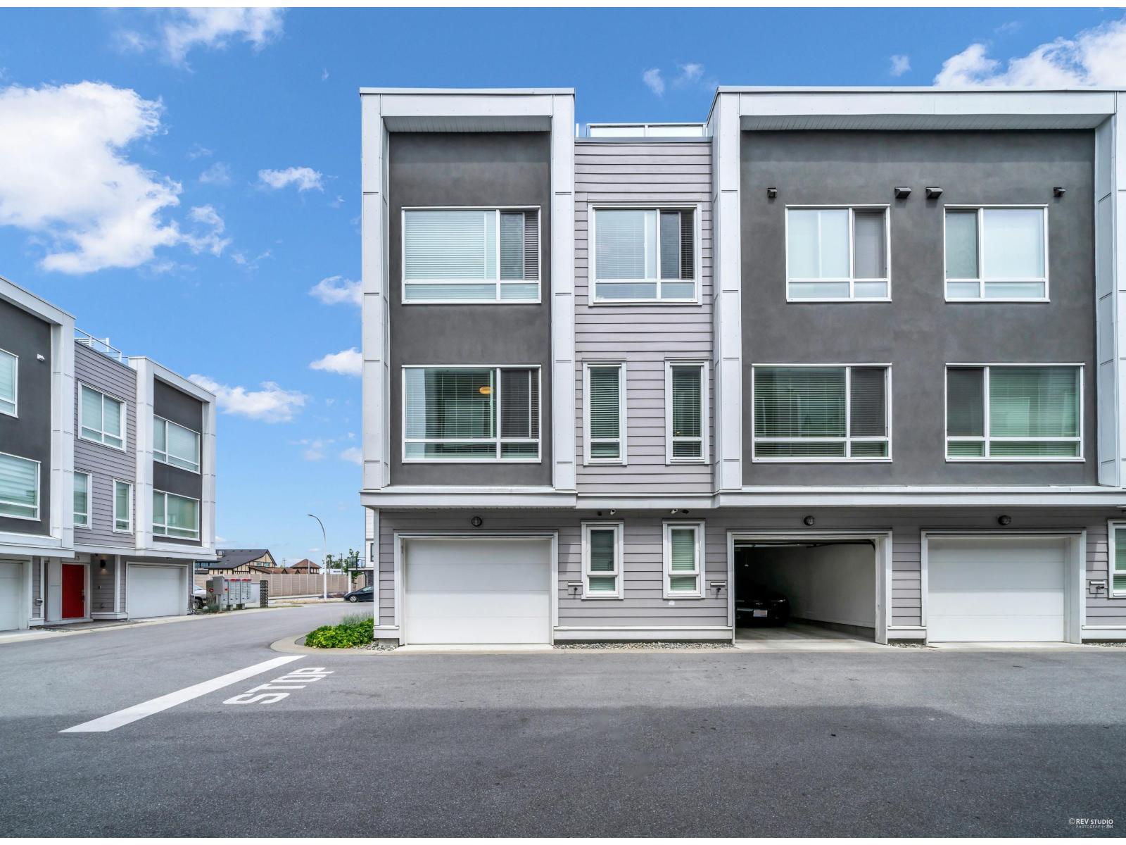Photo 29 of 1 19628 55 A Avenue, Langley BC