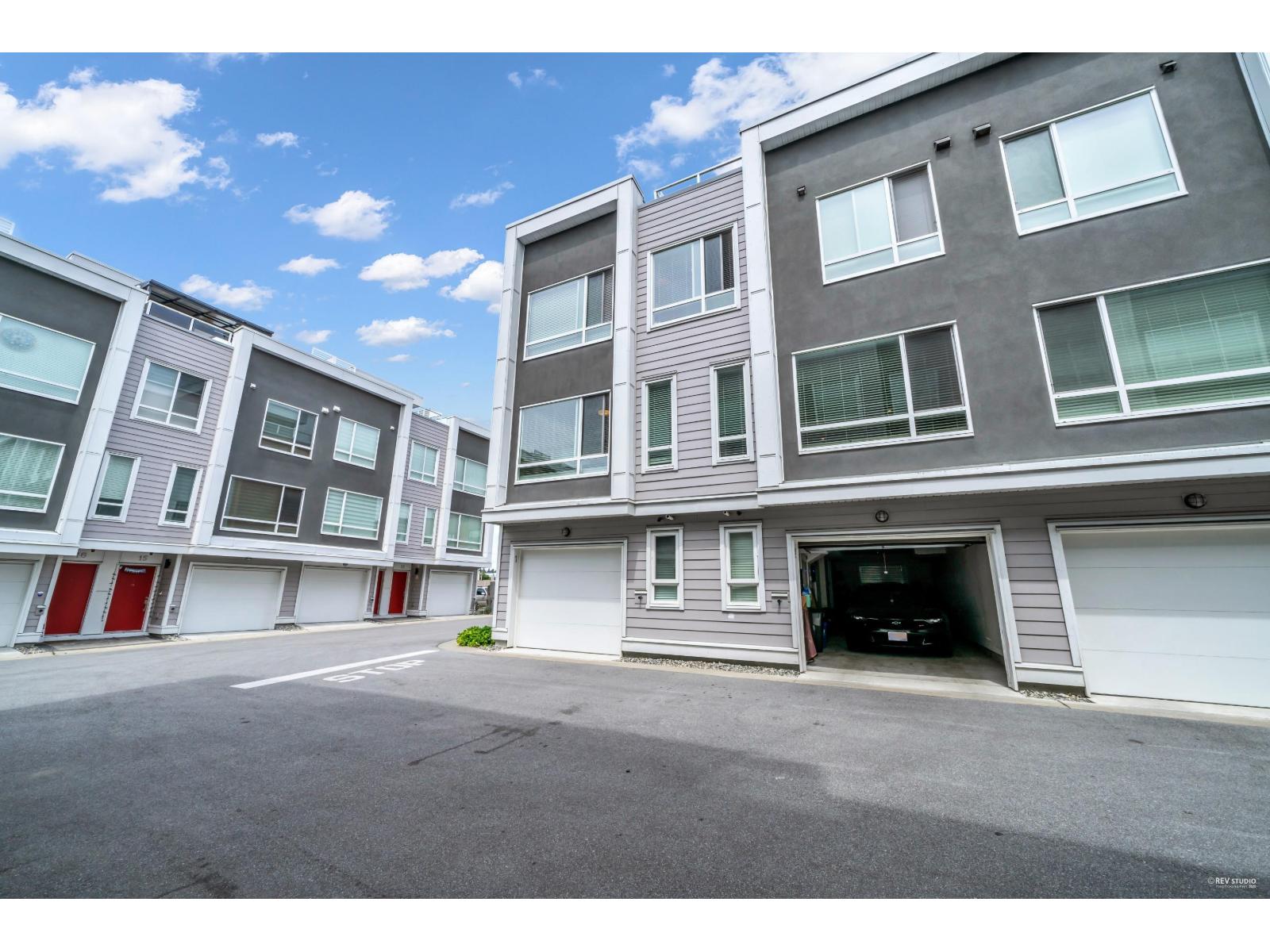 Photo 30 of 1 19628 55 A Avenue, Langley BC