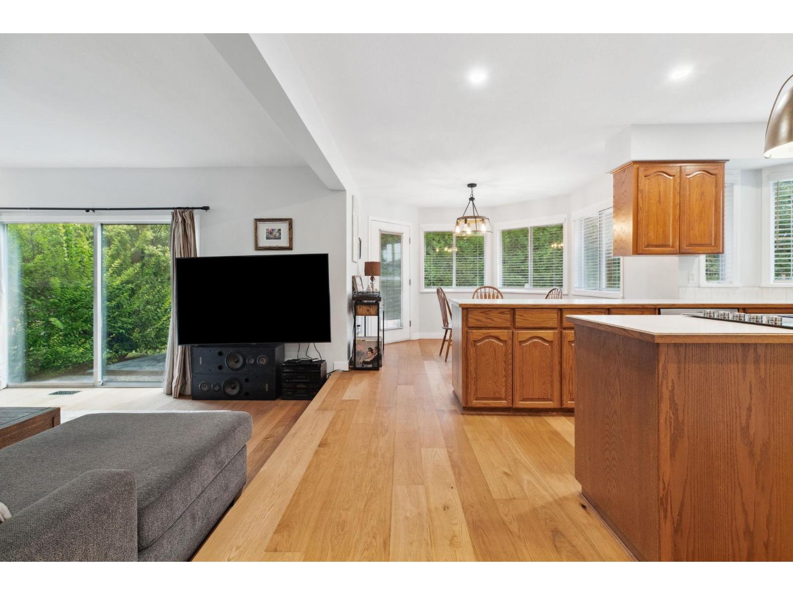 Photo 13 of 14370 83 Avenue, Surrey BC