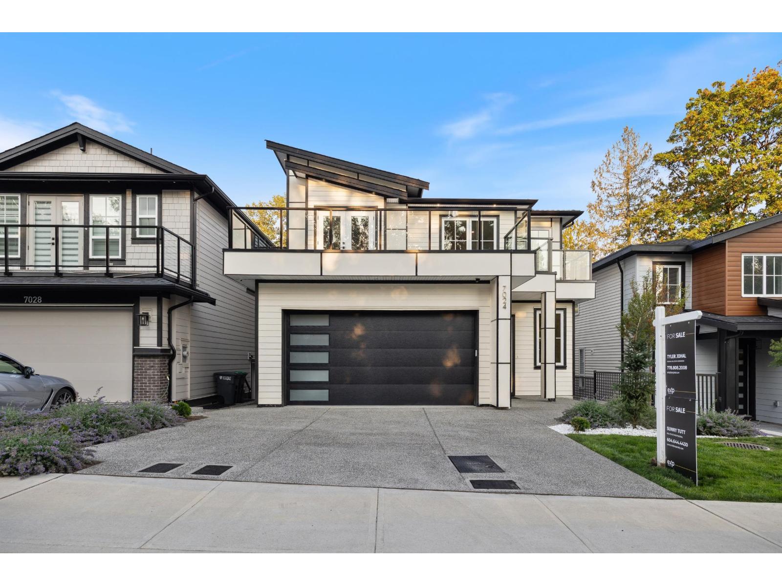 Photo 3 of 7024 205 Street, Langley BC
