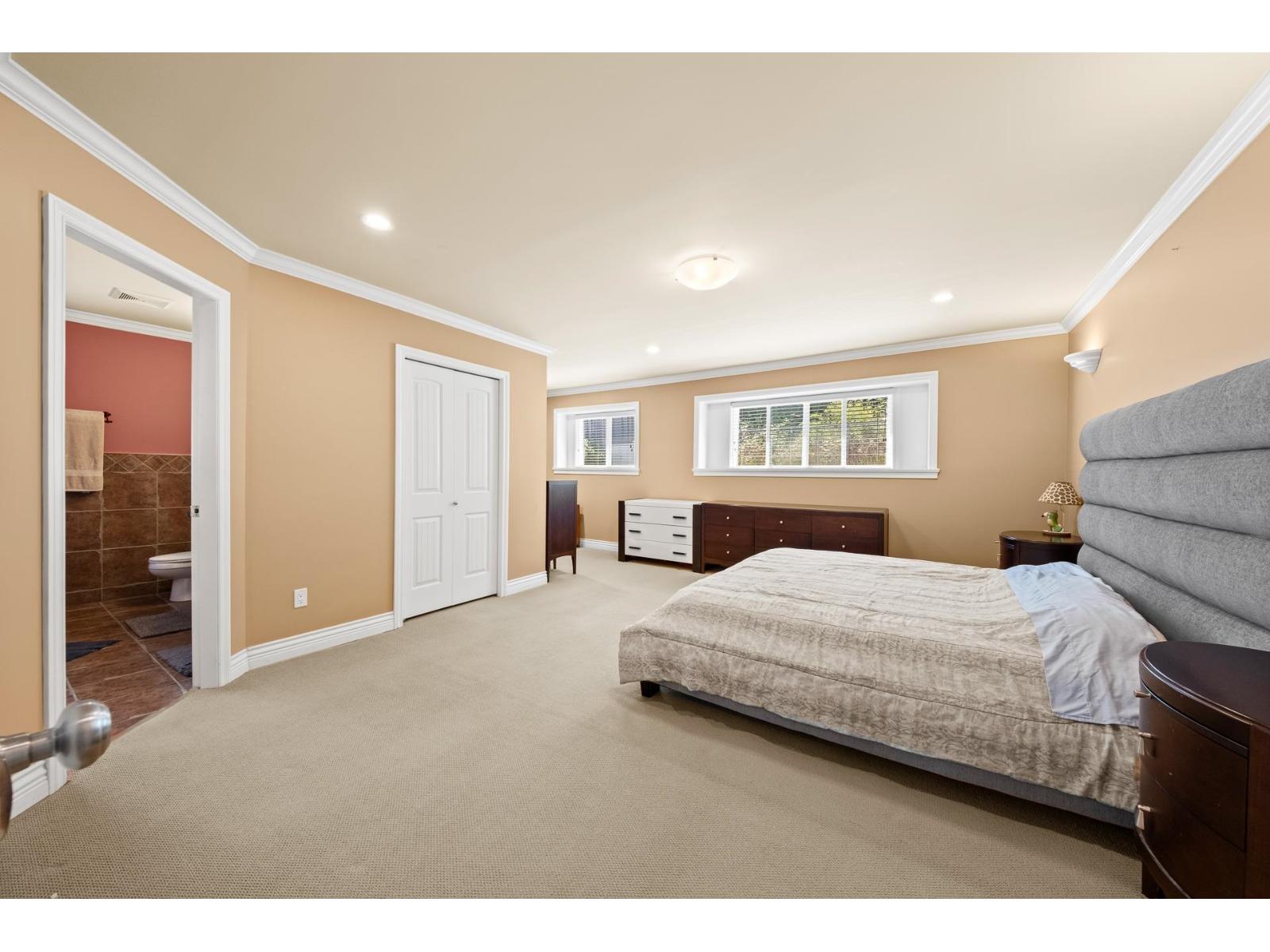 Photo 10 of 14498 78 Avenue, Surrey BC