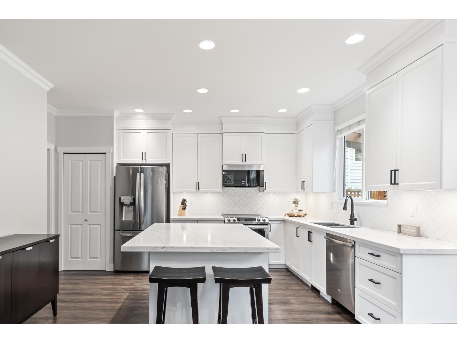Photo 12 of 20159 69 A Avenue, Langley BC