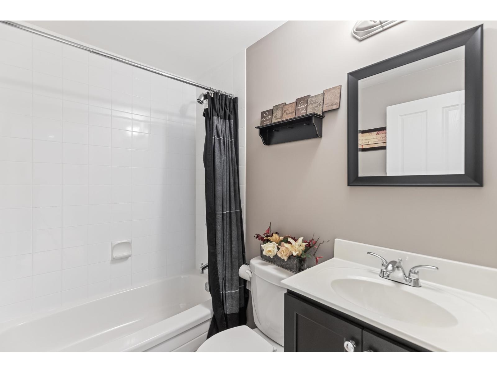 Photo 32 of 20159 69 A Avenue, Langley BC