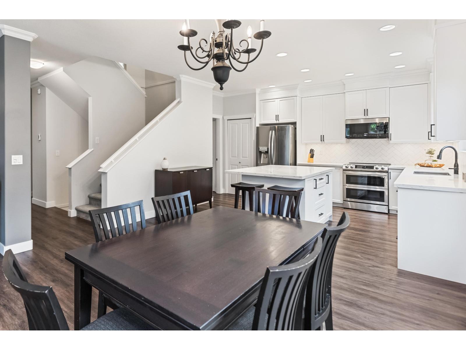 Photo 8 of 20159 69 A Avenue, Langley BC