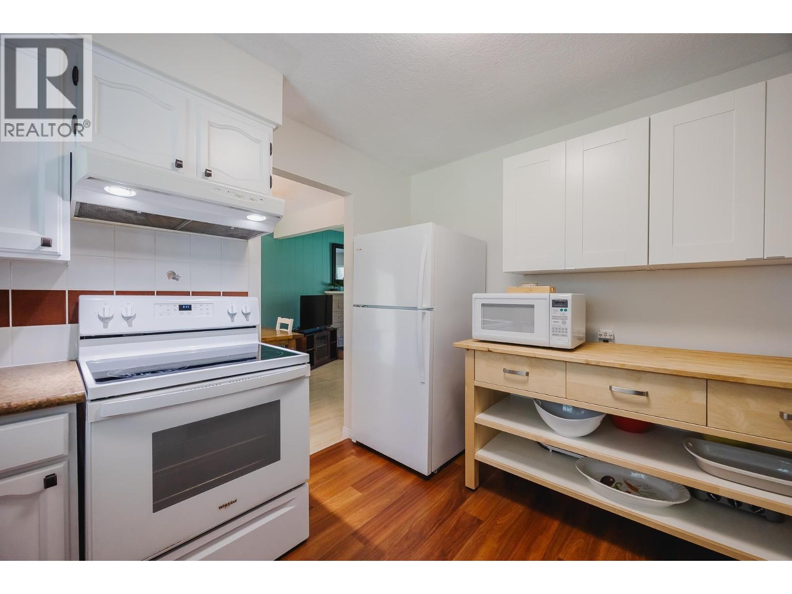 Photo 9 of 21632 Exeter Avenue, Maple Ridge BC