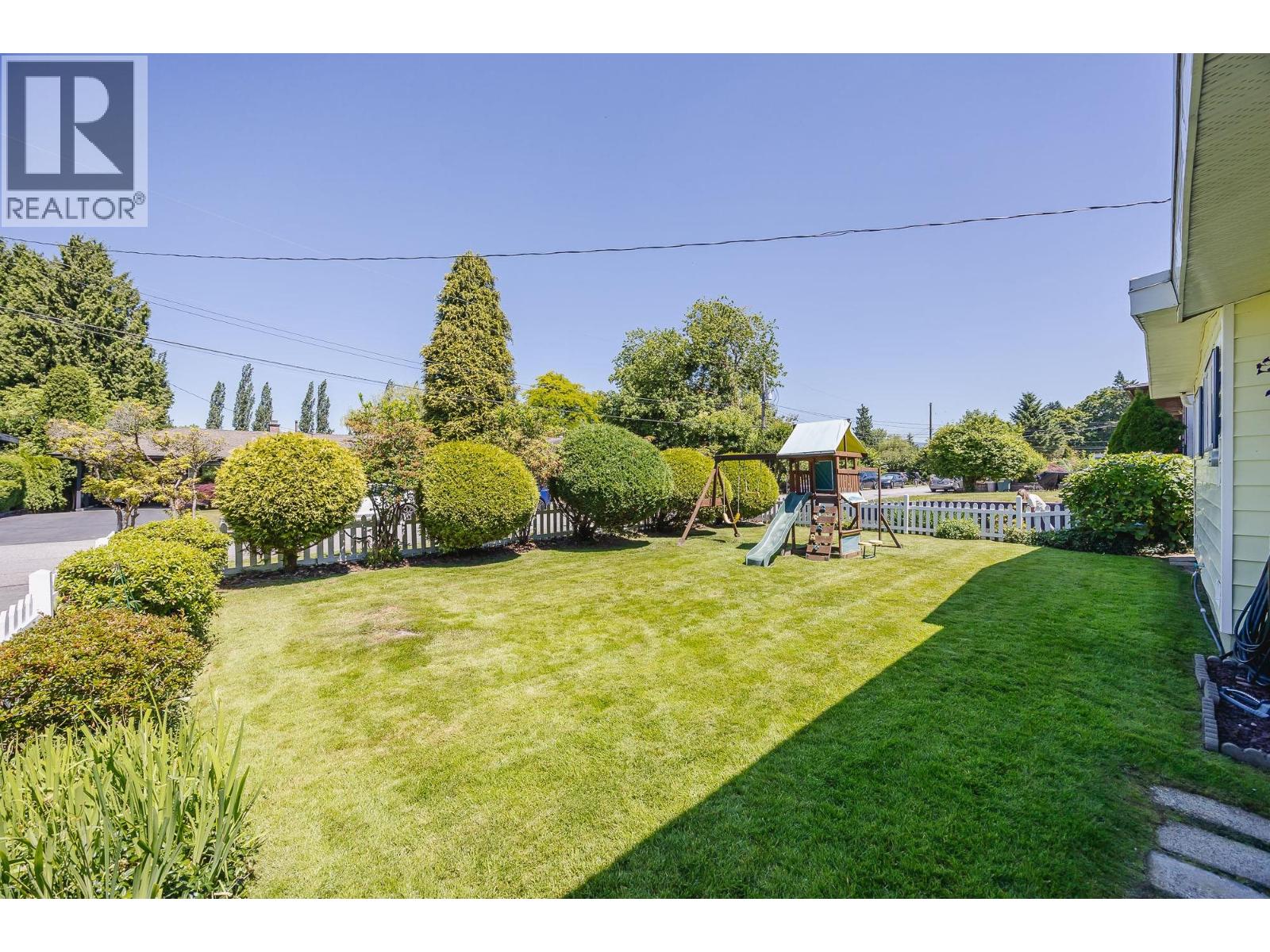 Photo 6 of 21632 Exeter Avenue, Maple Ridge BC