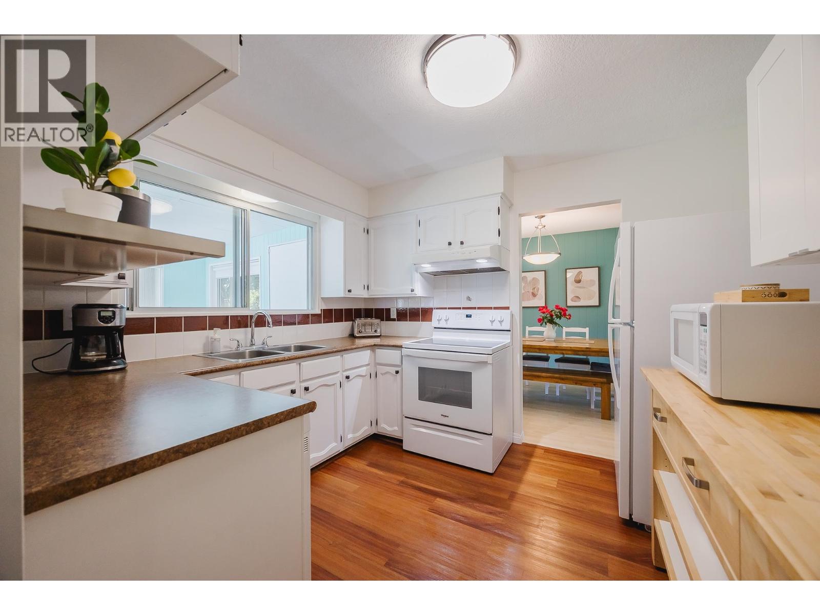 Photo 8 of 21632 Exeter Avenue, Maple Ridge BC
