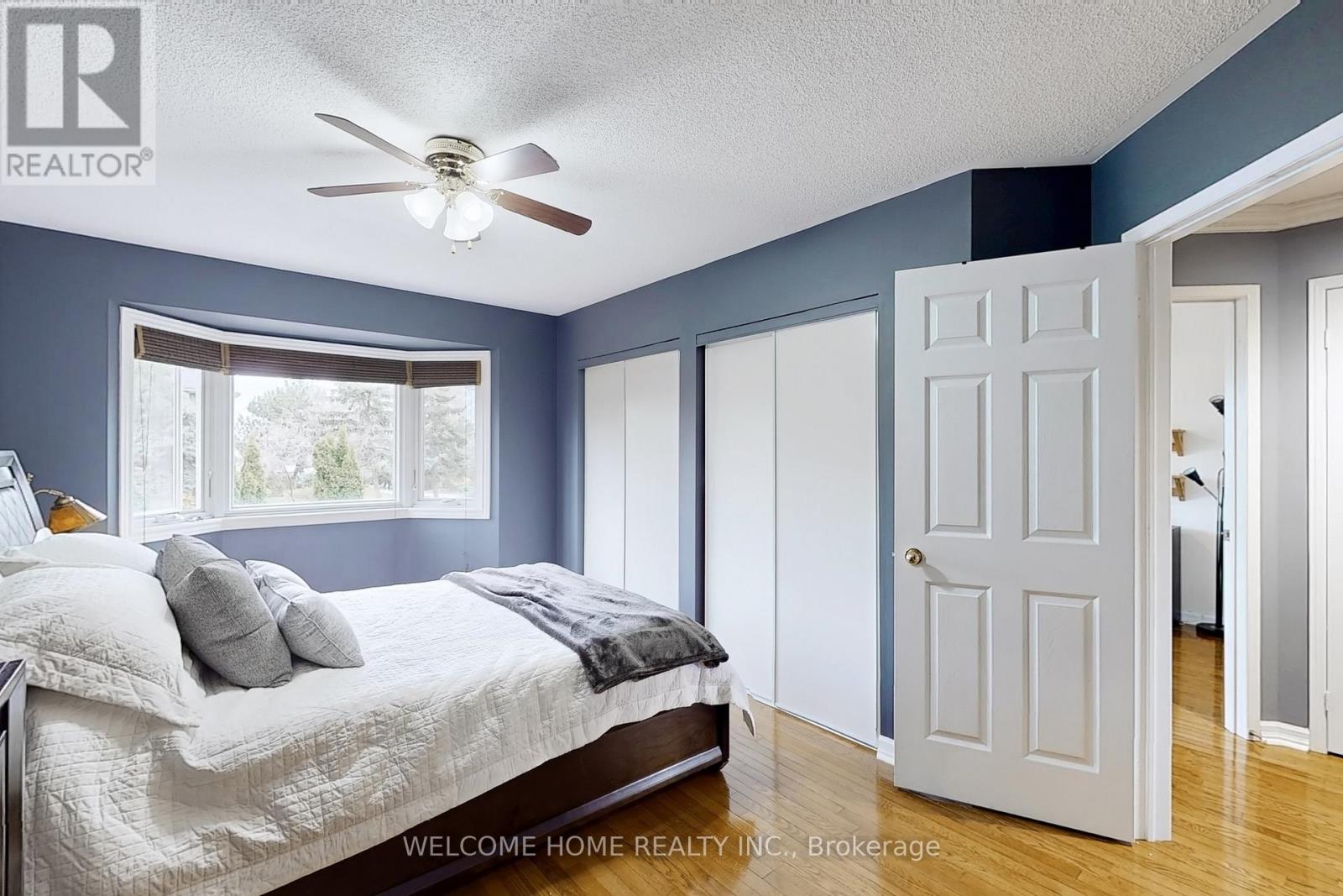 Photo 19 of 6079 Leeside Crescent, Mississauga ON
