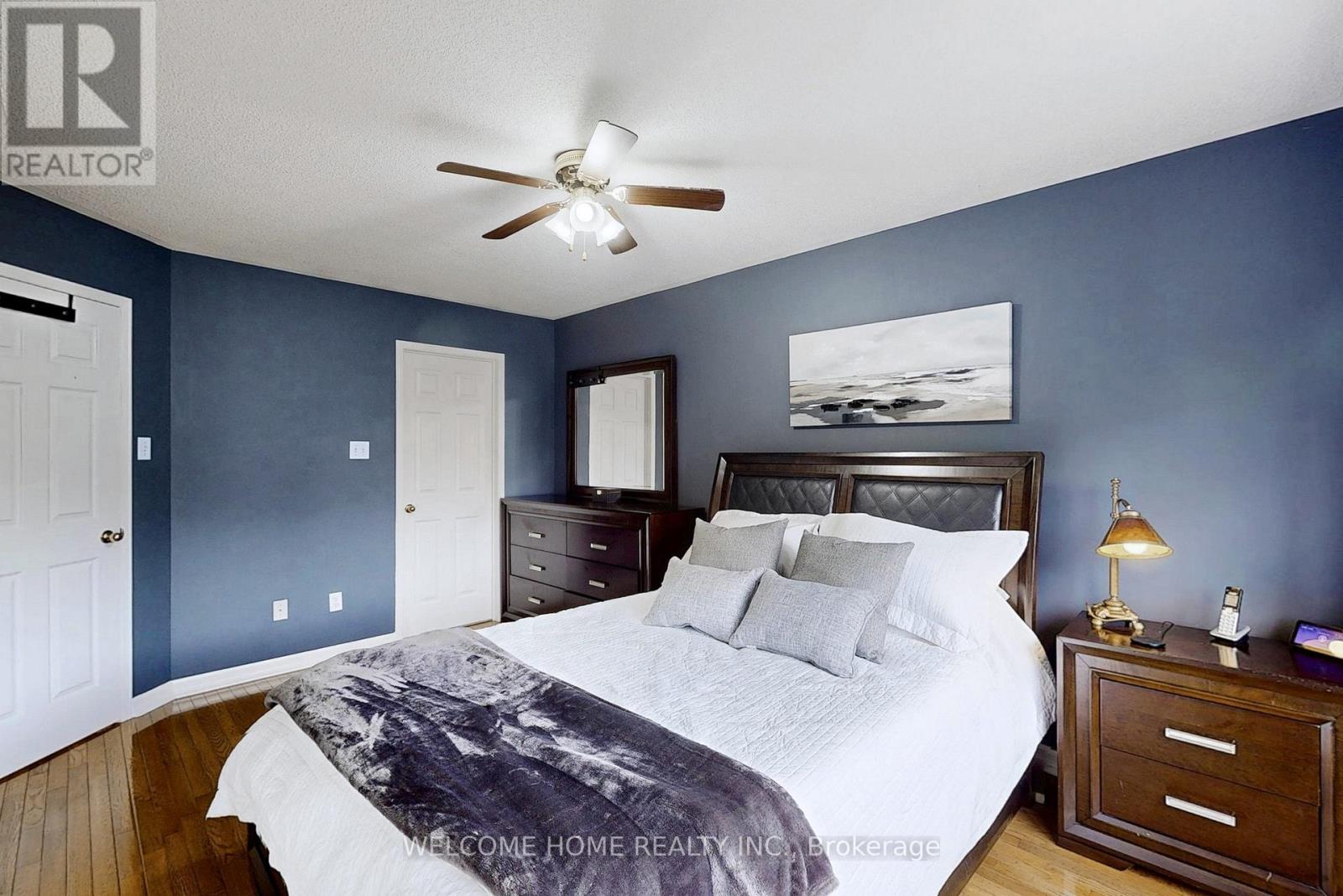 Photo 20 of 6079 Leeside Crescent, Mississauga ON