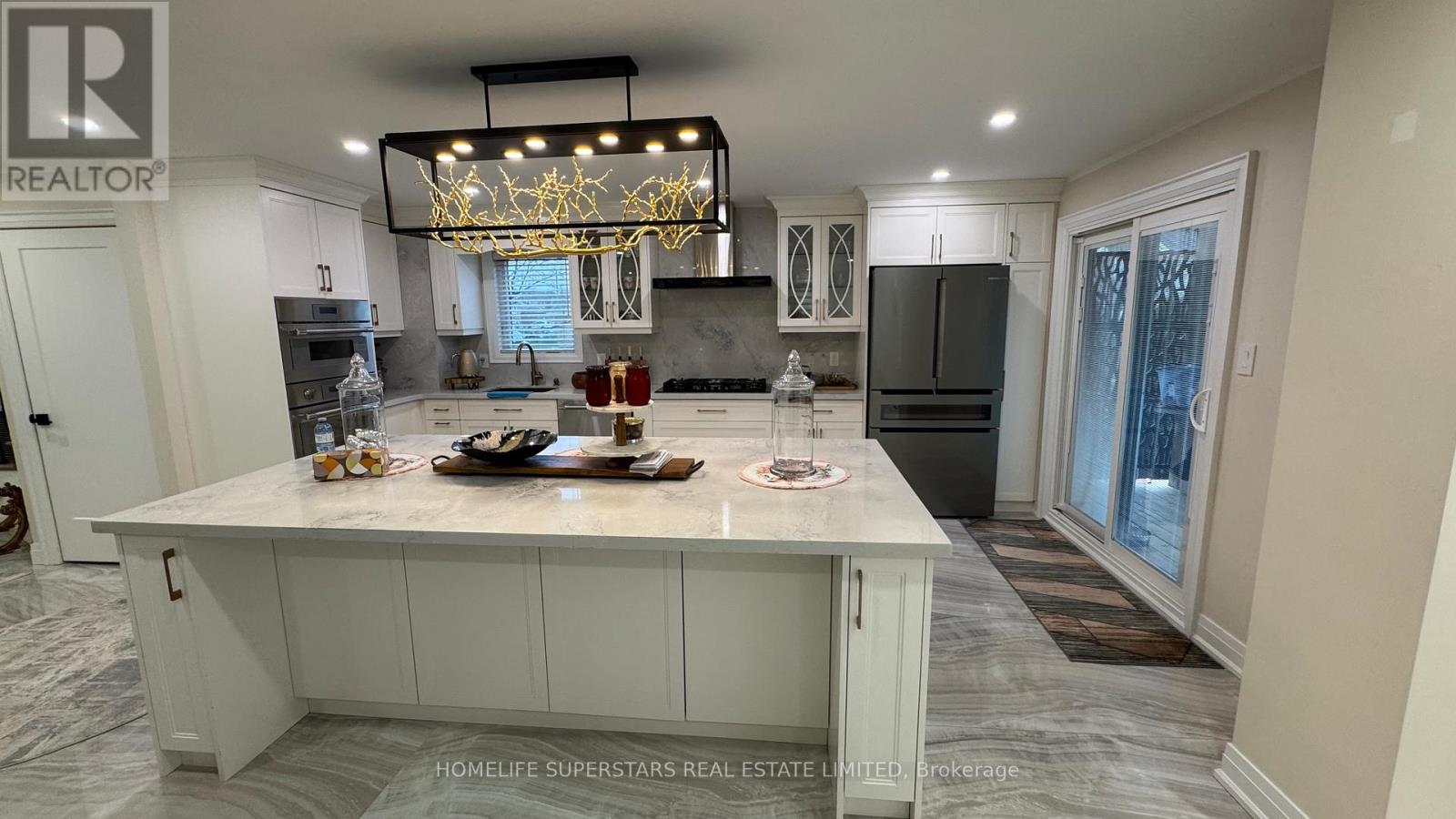 Photo 10 of 159 Richvale Drive S, Brampton ON