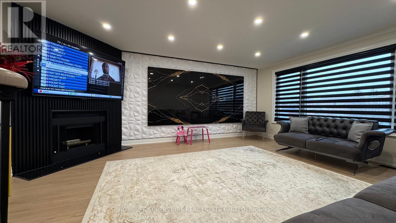 Photo 16 of 159 Richvale Drive S, Brampton ON