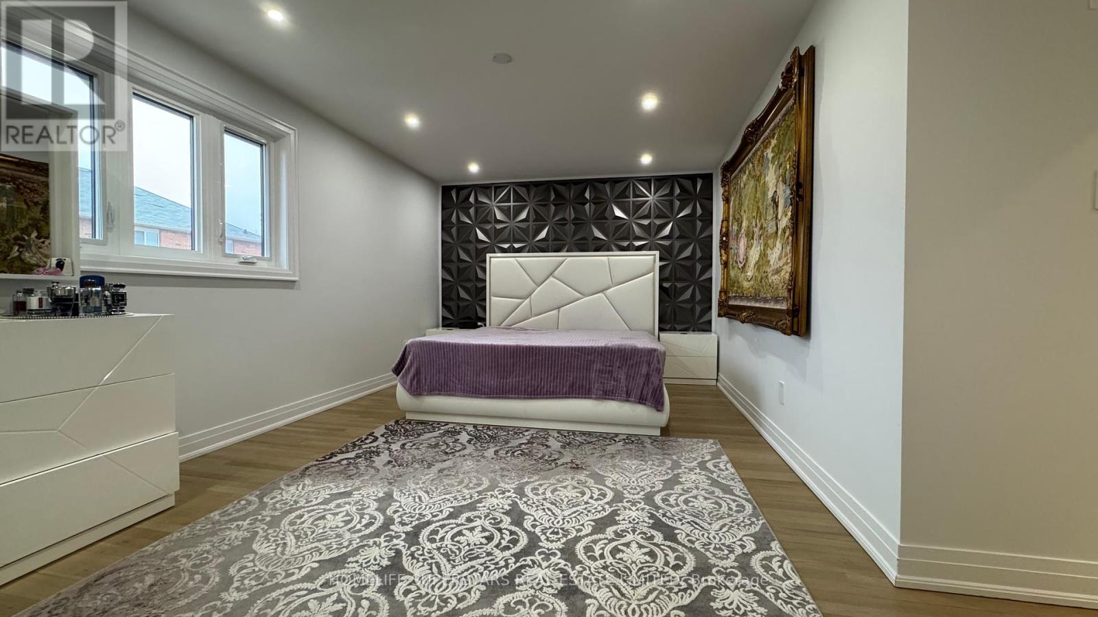 Photo 18 of 159 Richvale Drive S, Brampton ON