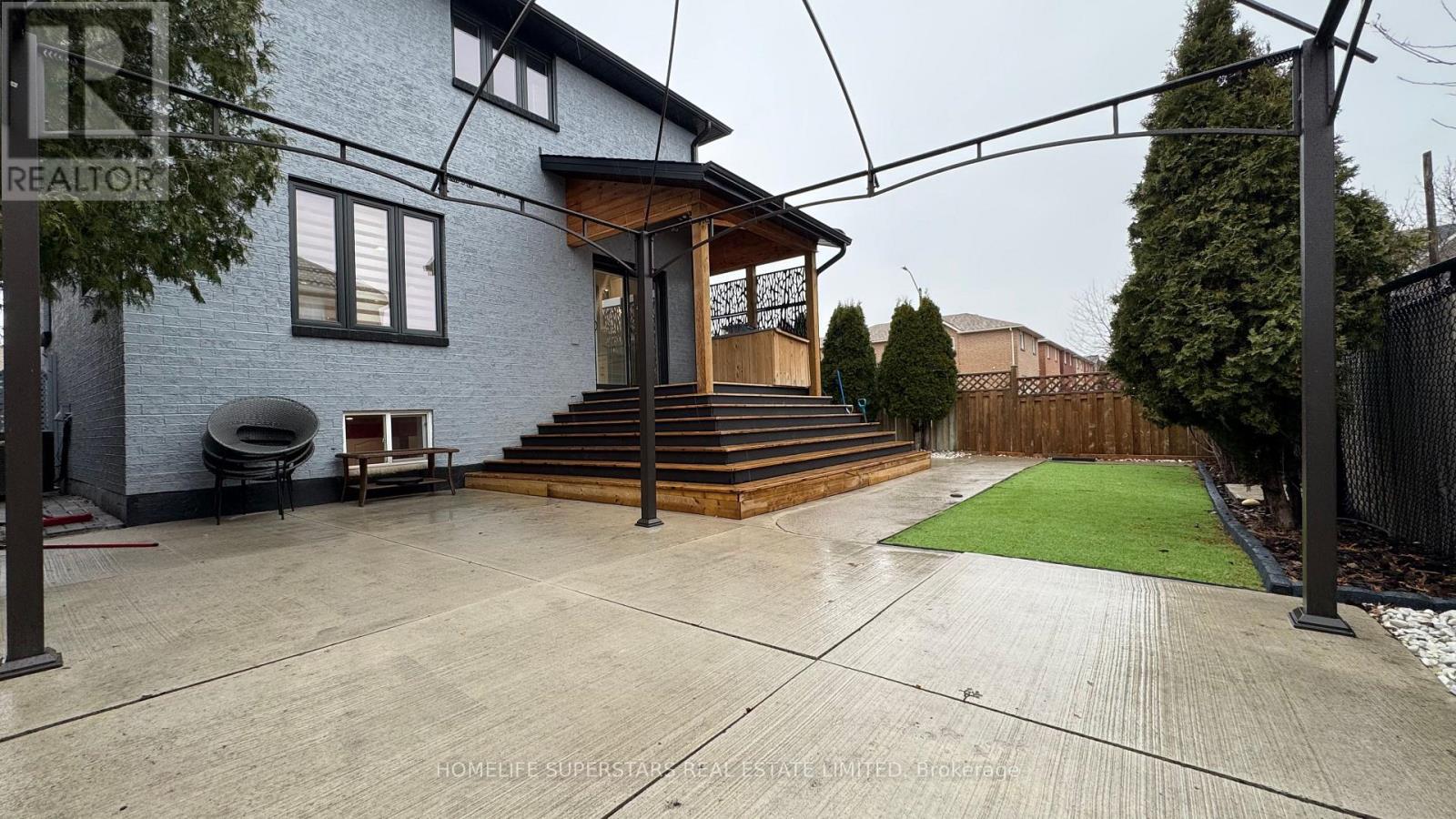 Photo 34 of 159 Richvale Drive S, Brampton ON