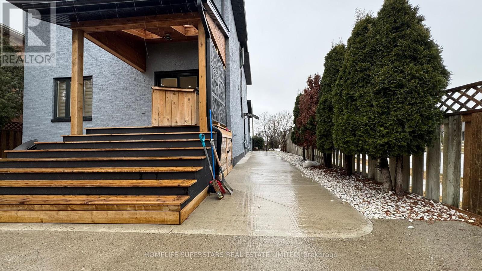 Photo 35 of 159 Richvale Drive S, Brampton ON