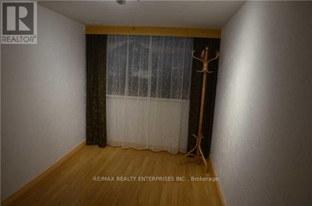 Photo 14 of 2545 Cobbinshaw Circle, Mississauga ON
