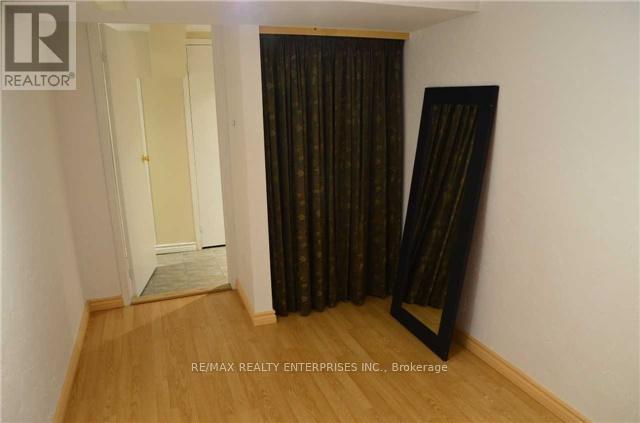 Photo 15 of 2545 Cobbinshaw Circle, Mississauga ON