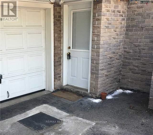 Photo 18 of 2545 Cobbinshaw Circle, Mississauga ON