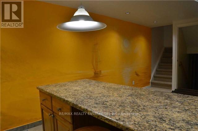 Photo 8 of 2545 Cobbinshaw Circle, Mississauga ON