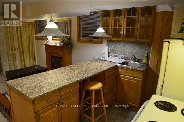 Photo 9 of 2545 Cobbinshaw Circle, Mississauga ON