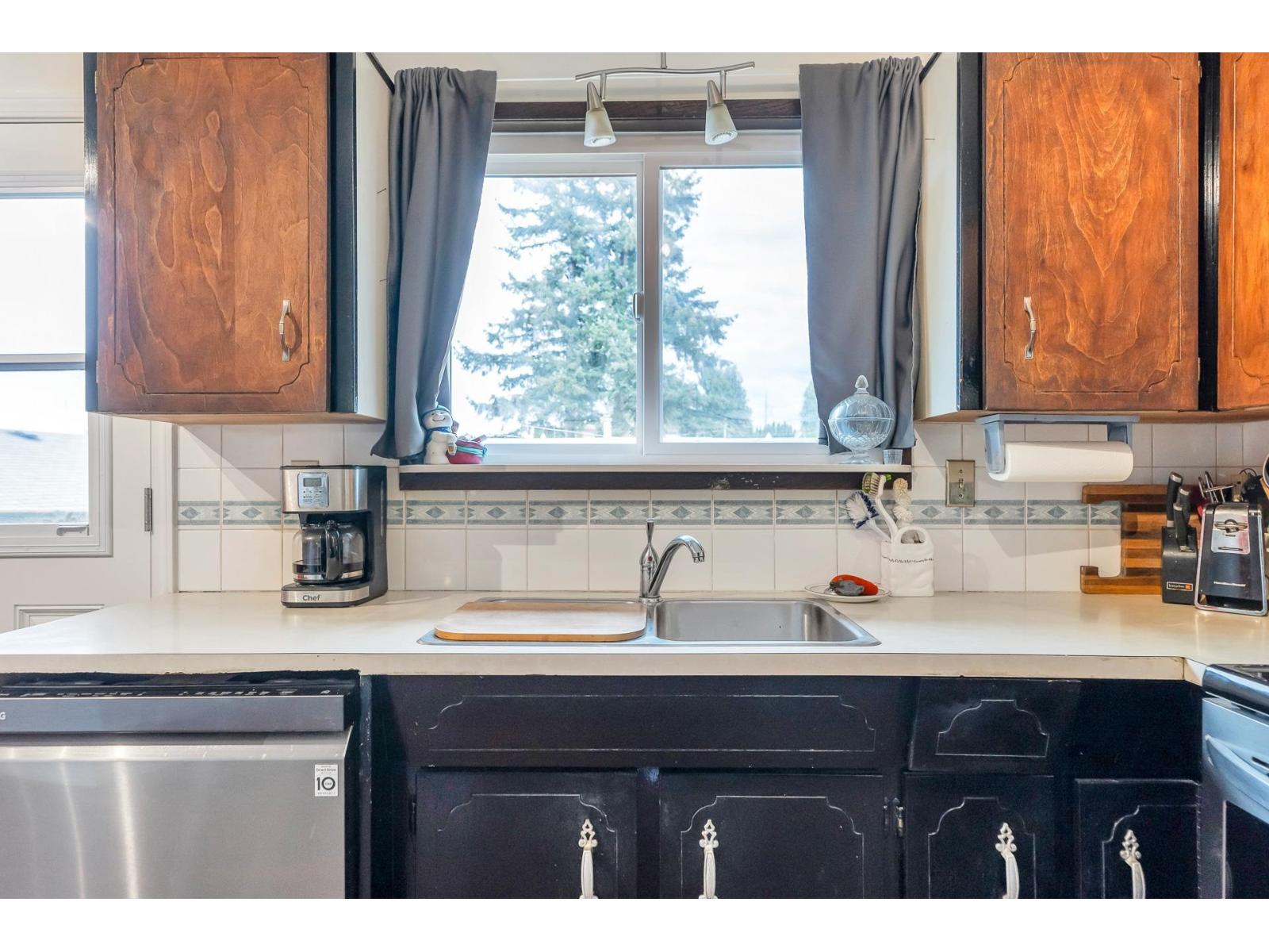 Photo 8 of 2096 Martens Street, Abbotsford BC