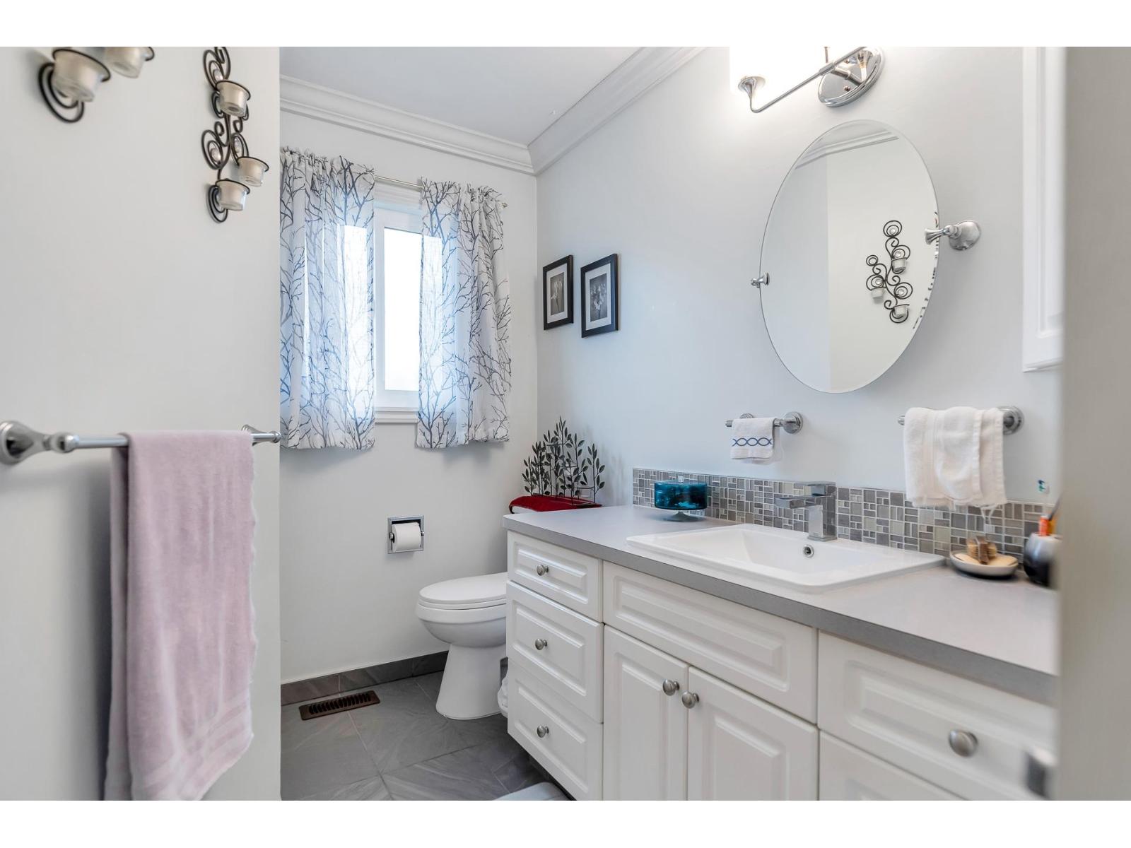 Photo 17 of 2096 Martens Street, Abbotsford BC
