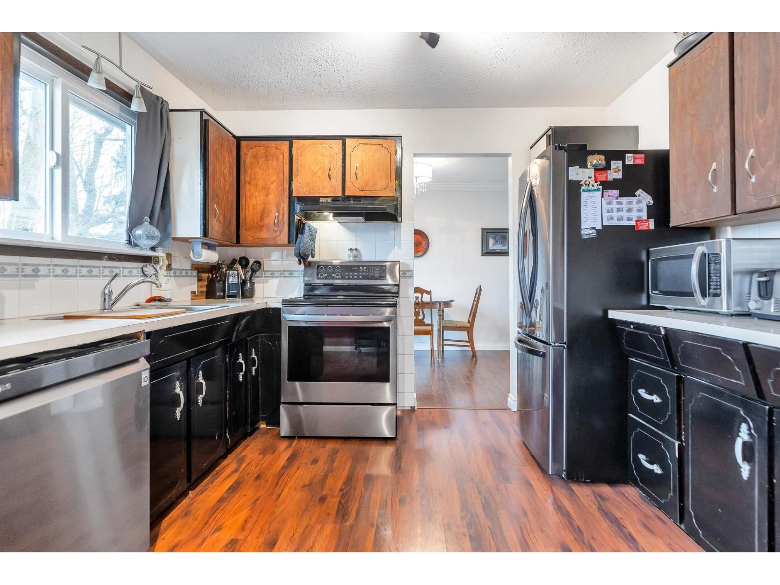 Photo 7 of 2096 Martens Street, Abbotsford BC