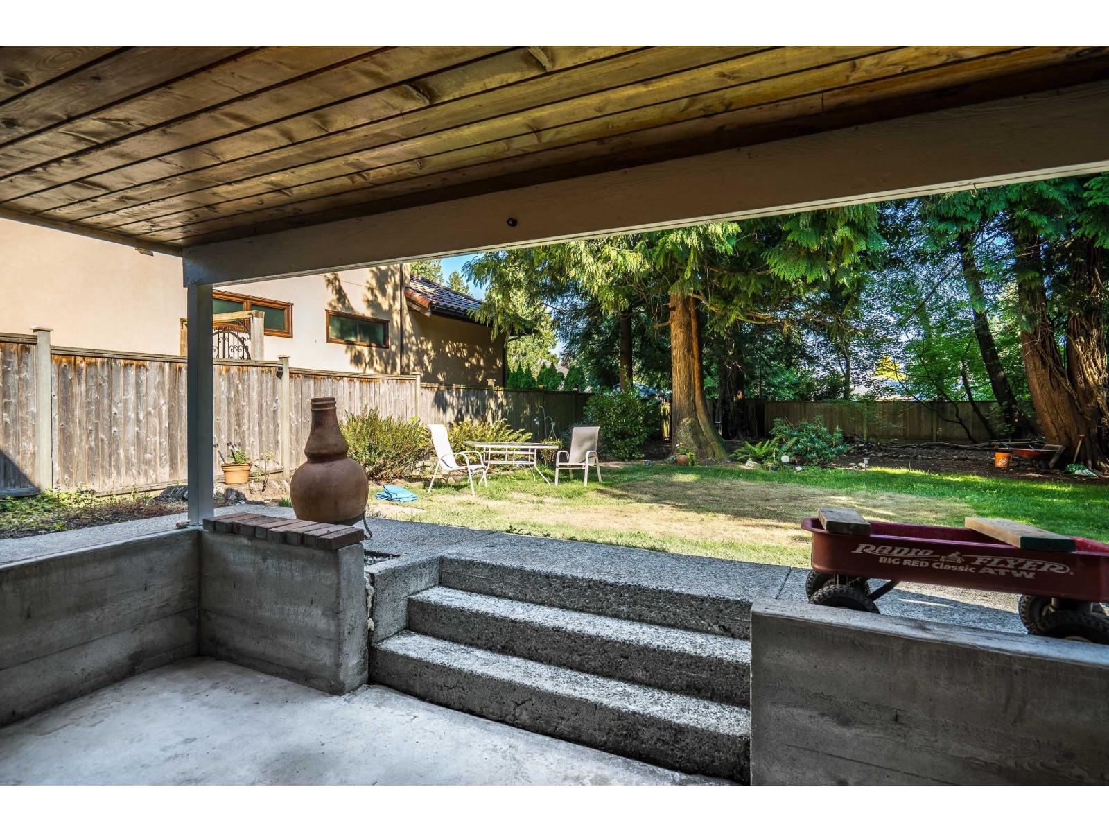 Photo 16 of 12563 26 Avenue, Surrey BC