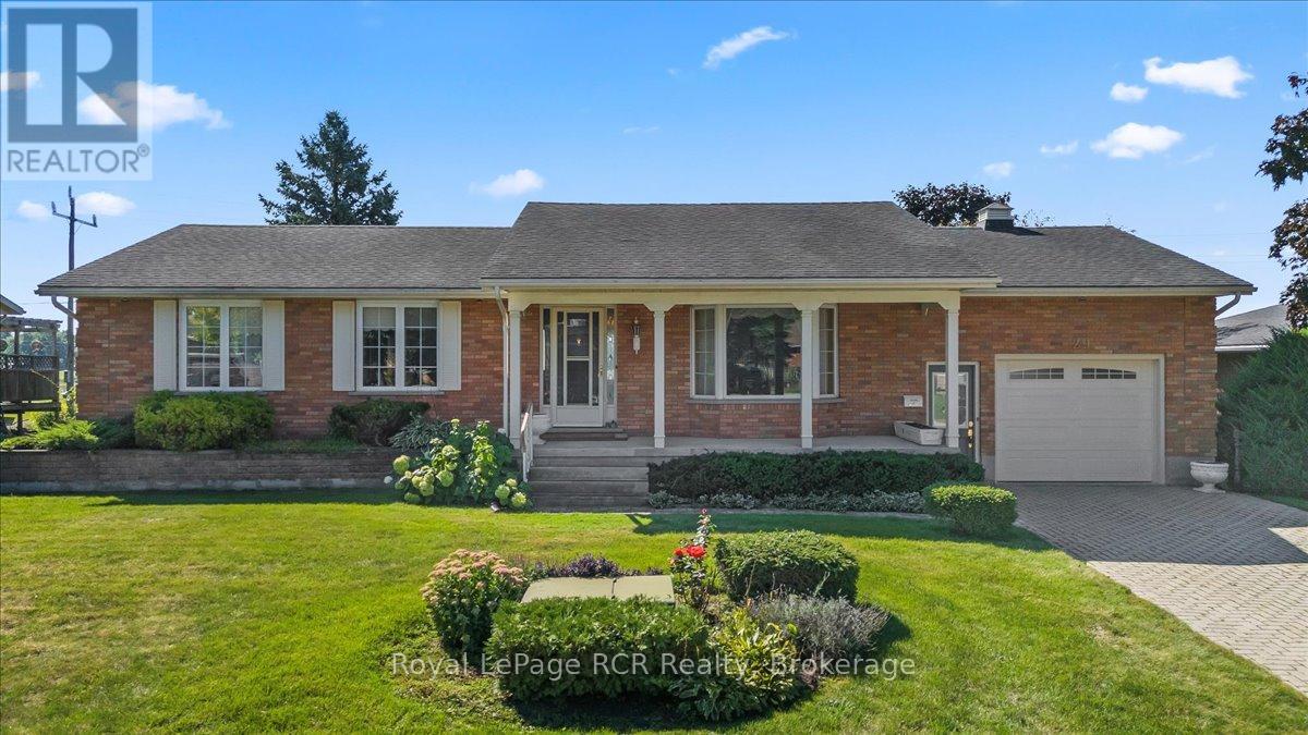Photo 5 of 29 2nd Street Crescent, Hanover ON