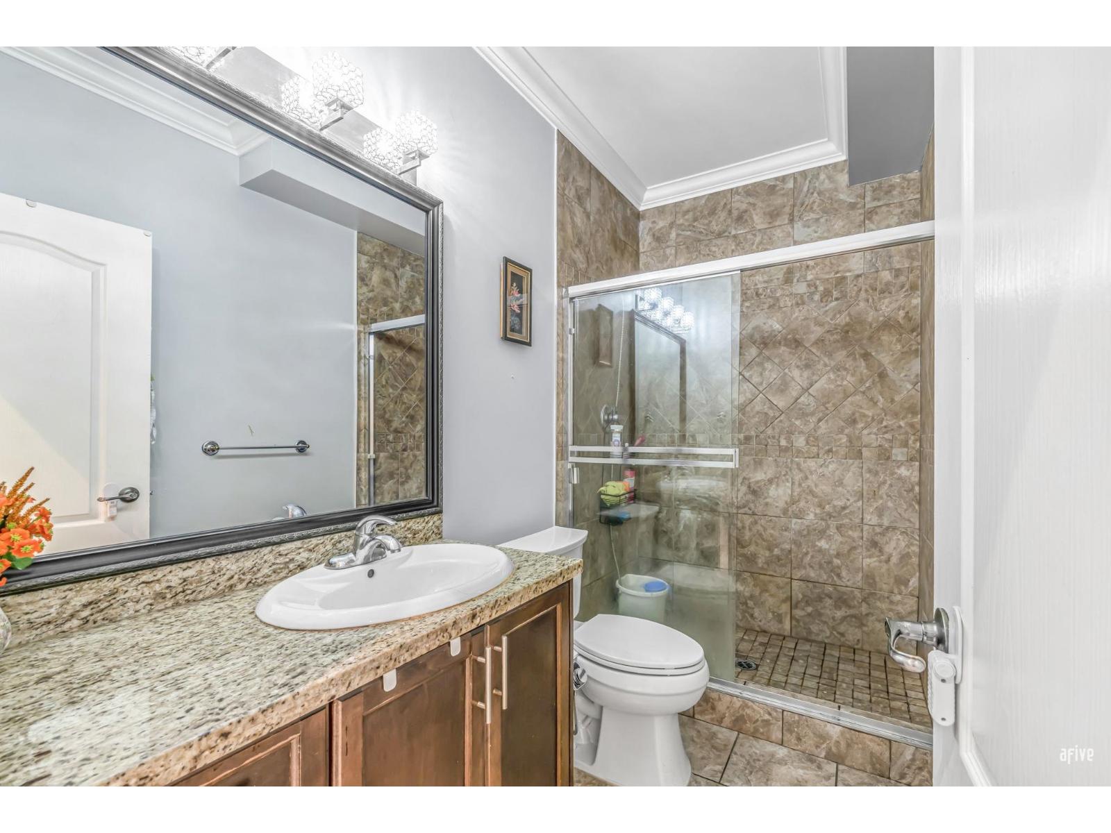 Photo 13 of 12788 105 A Avenue, Surrey BC