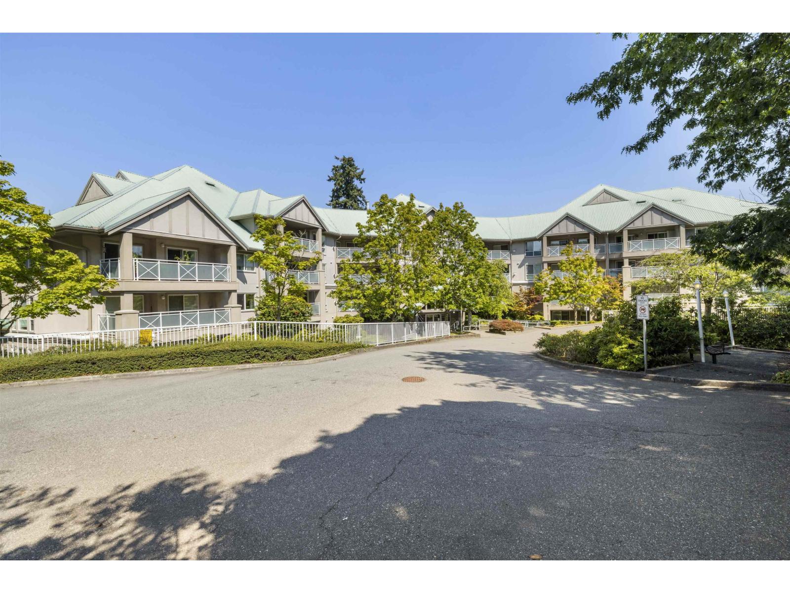 Photo 1 of 310 15150 29 A Avenue, Surrey BC