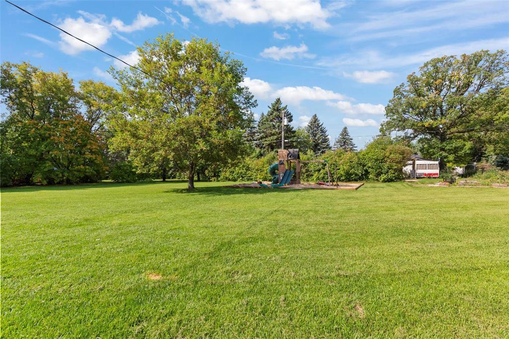 Photo 28 of 47 First Street Sw, Kleefeld MB