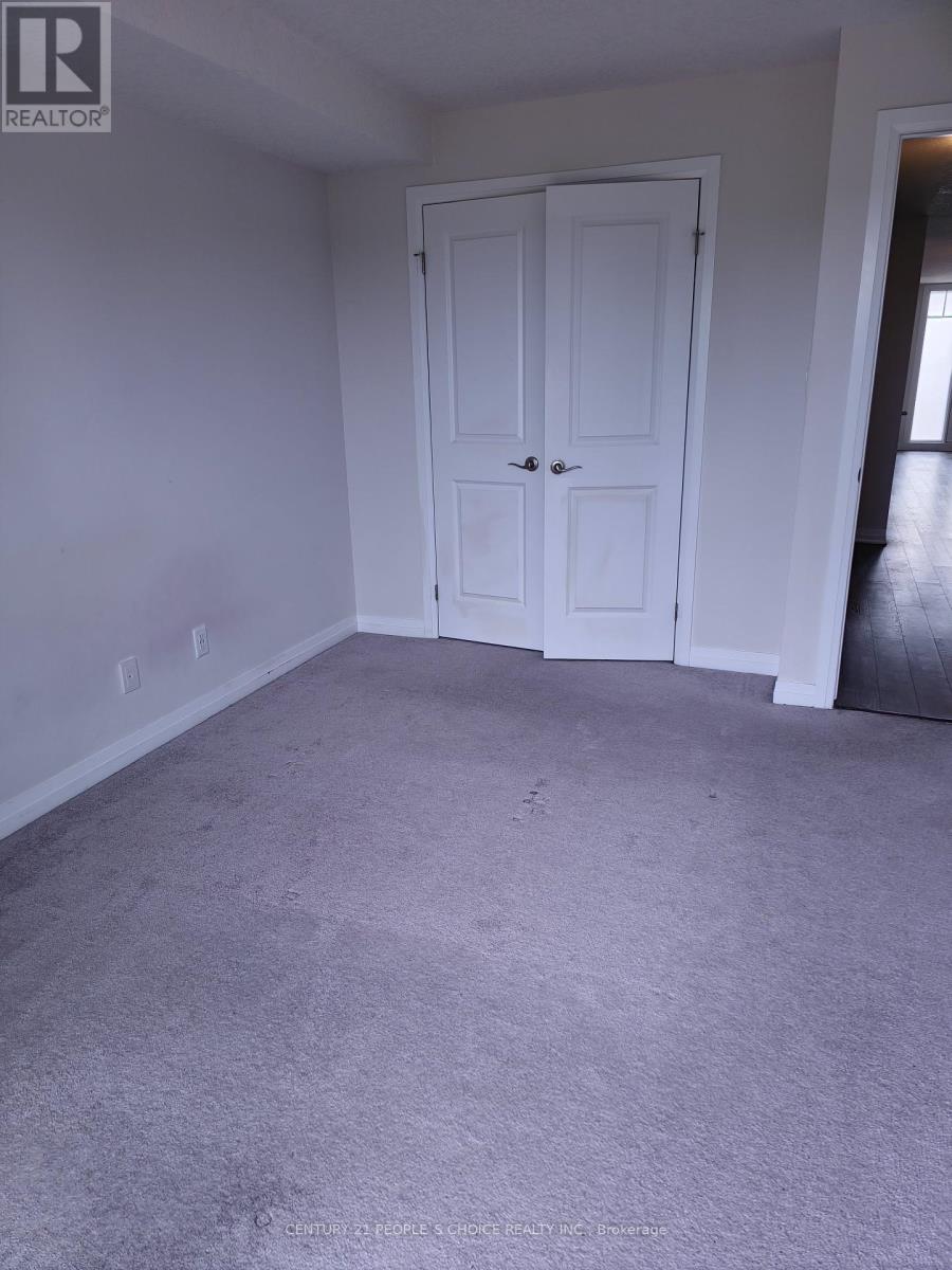 Photo 12 of 18 A 1989 Ottawa Street S, Kitchener ON