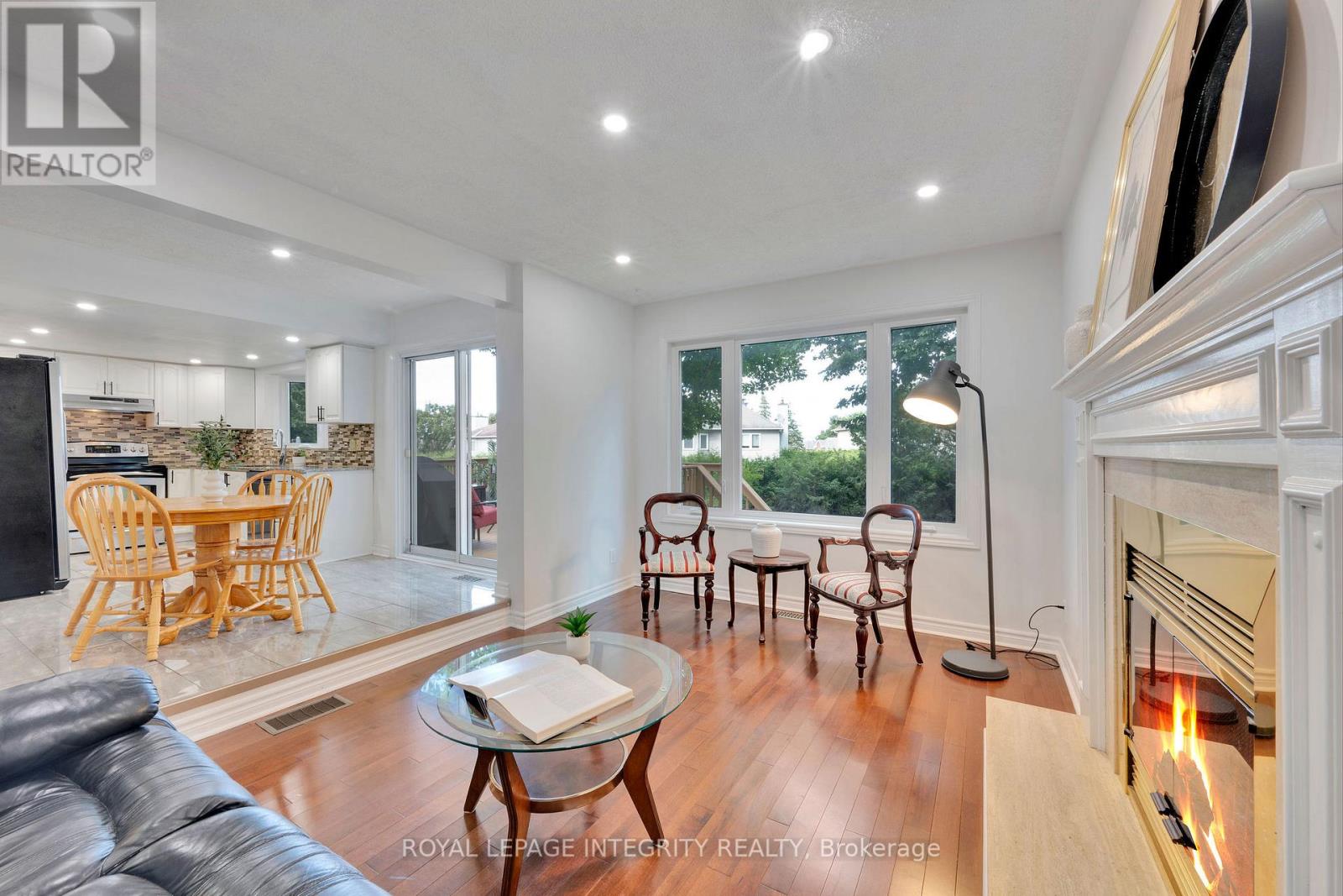 Photo 18 of 223 Mcgibbon Drive, Ottawa ON