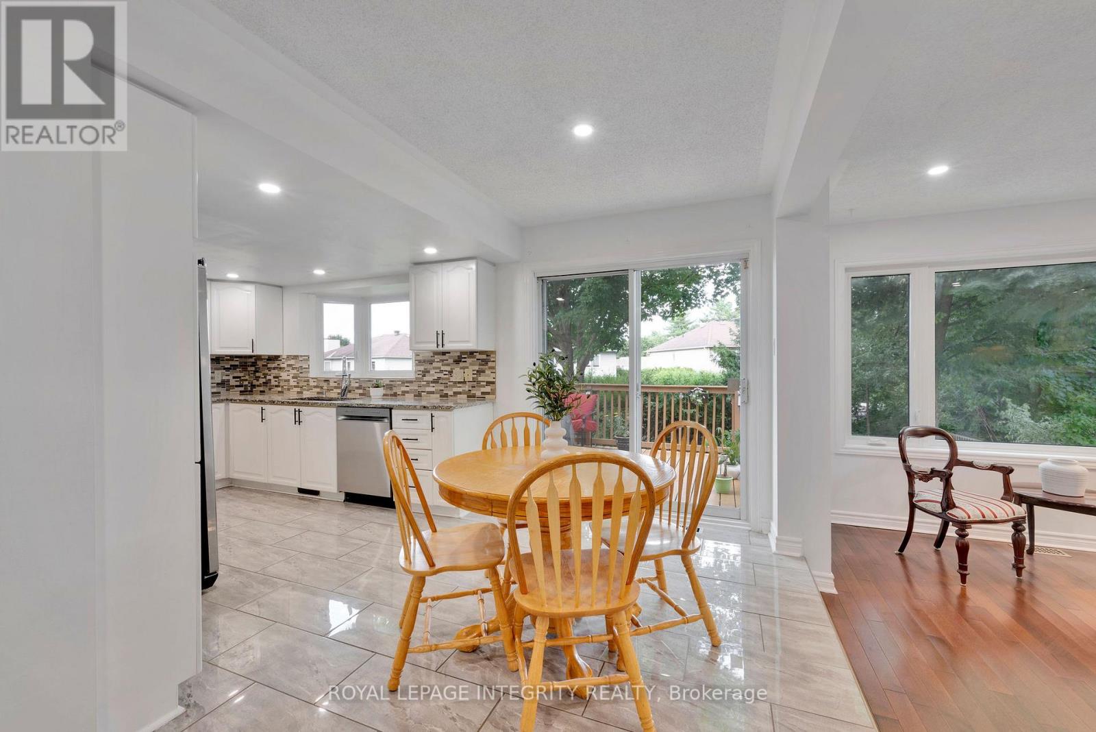 Photo 17 of 223 Mcgibbon Drive, Ottawa ON