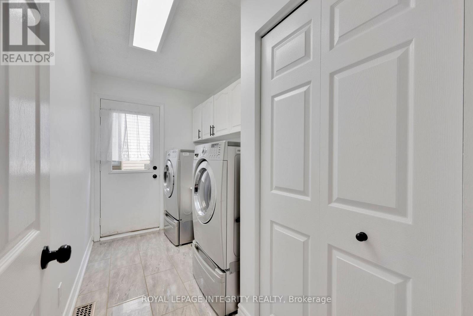 Photo 23 of 223 Mcgibbon Drive, Ottawa ON