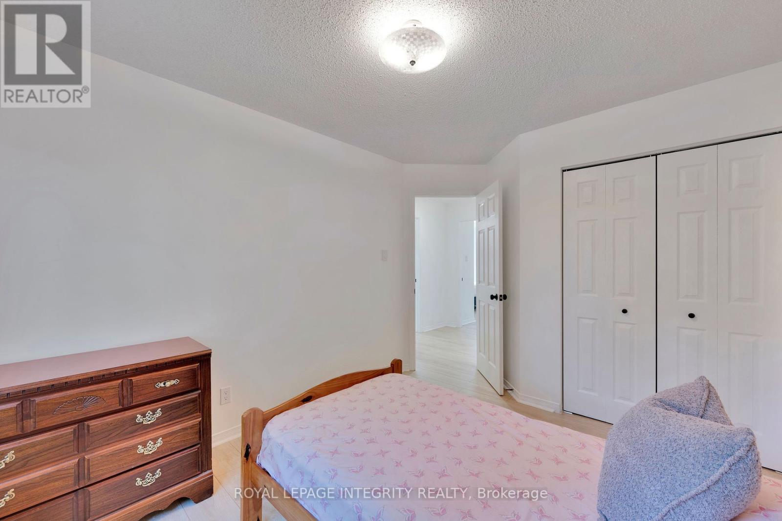 Photo 32 of 223 Mcgibbon Drive, Ottawa ON
