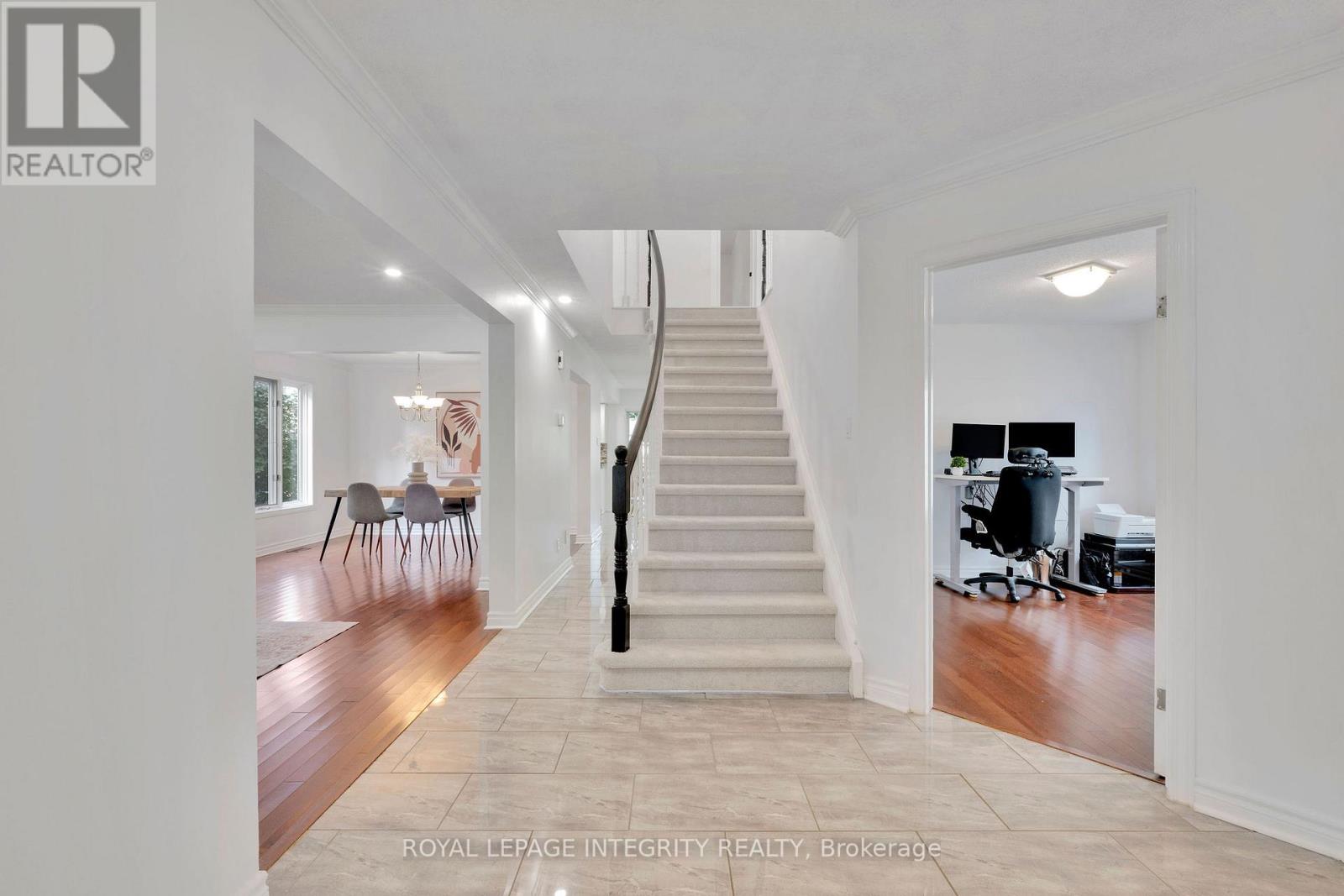 Photo 3 of 223 Mcgibbon Drive, Ottawa ON