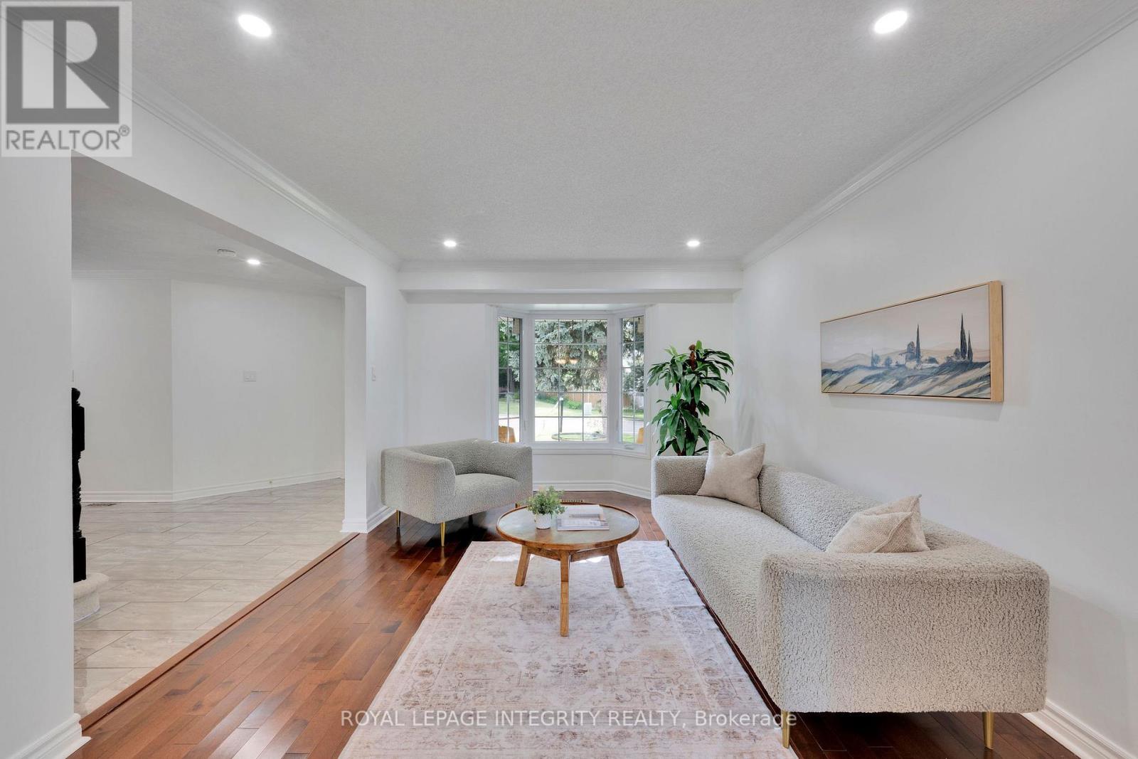 Photo 5 of 223 Mcgibbon Drive, Ottawa ON