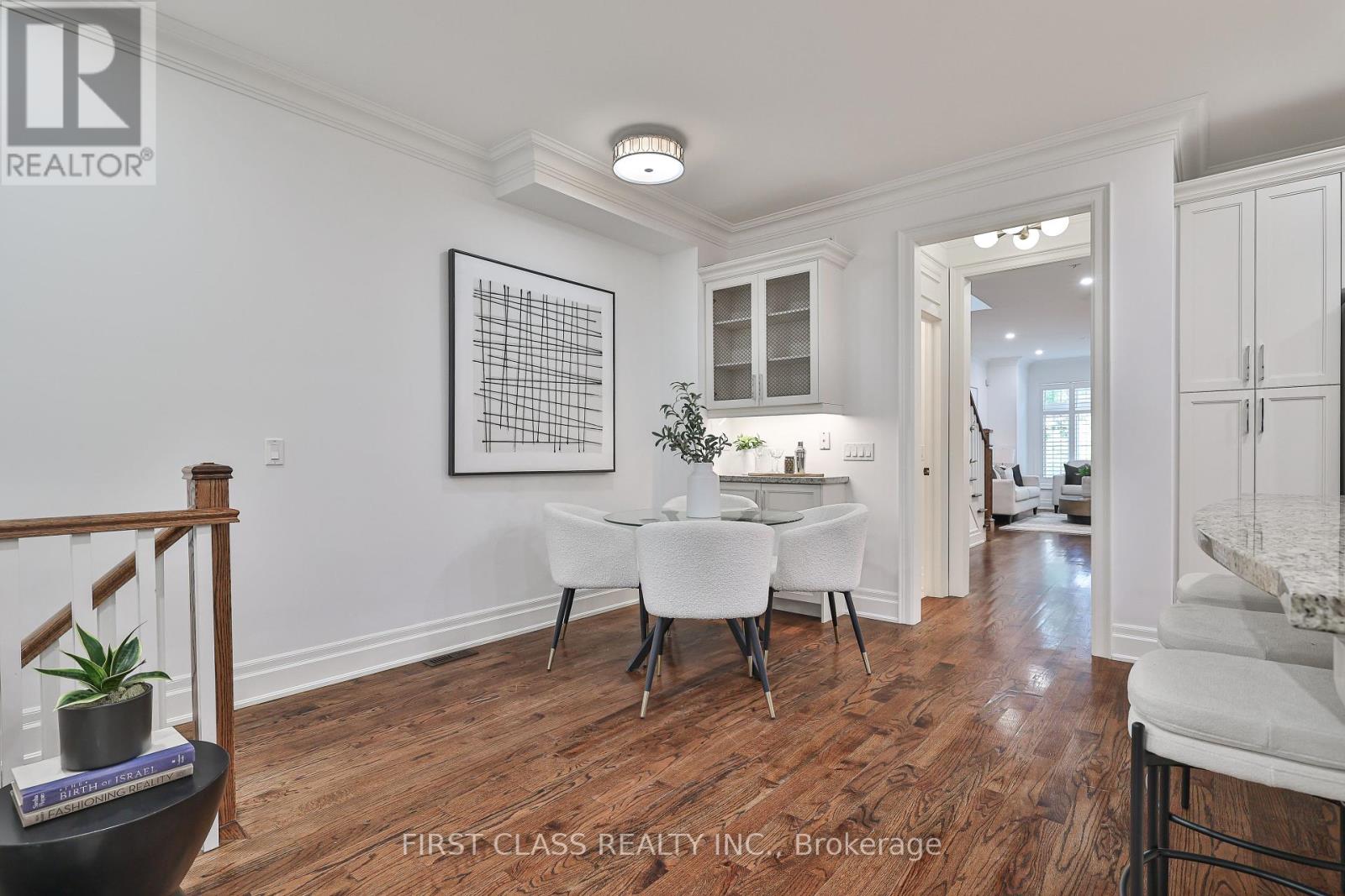 Photo 17 of 136 Bowood Avenue, Toronto ON