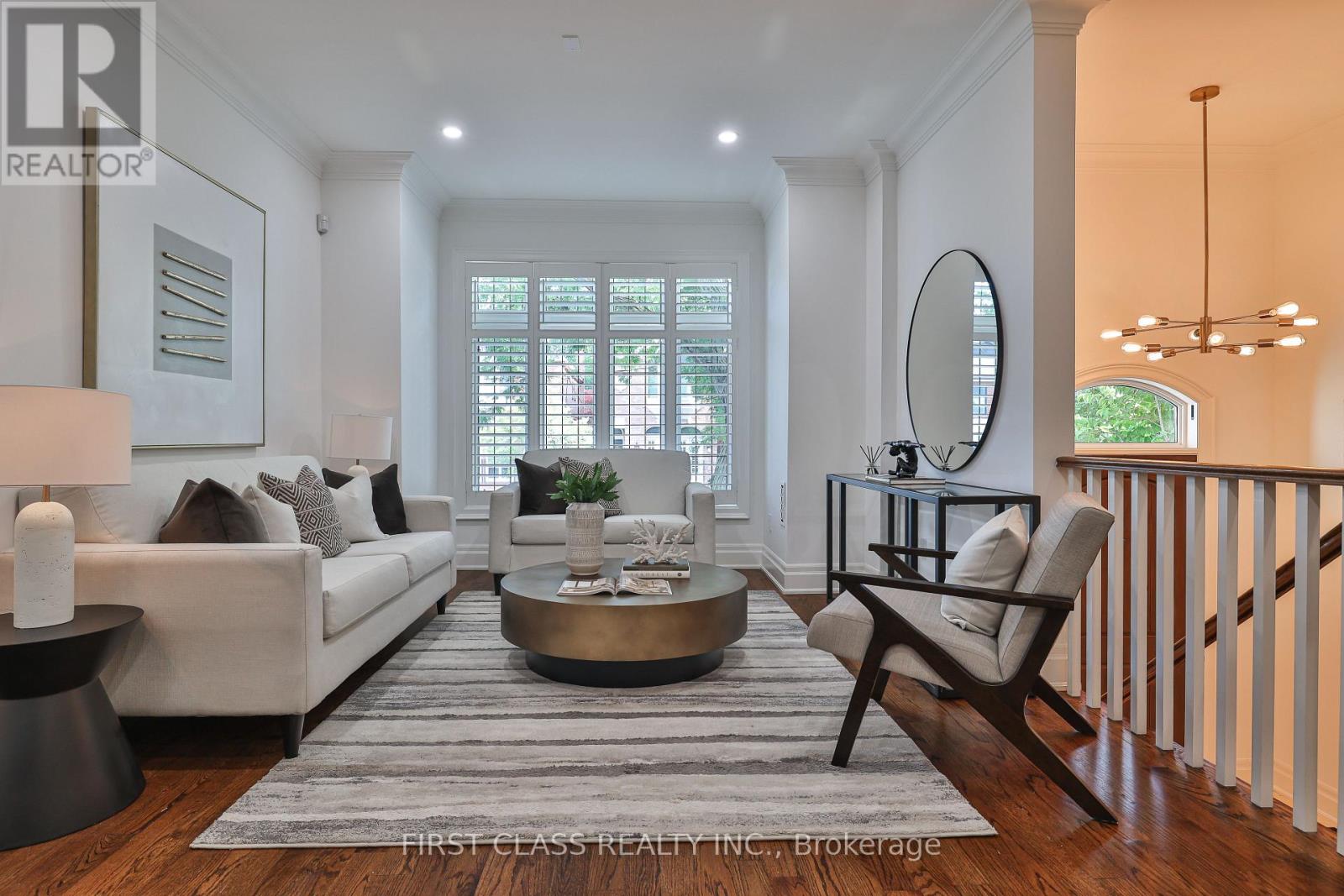 Photo 2 of 136 Bowood Avenue, Toronto ON