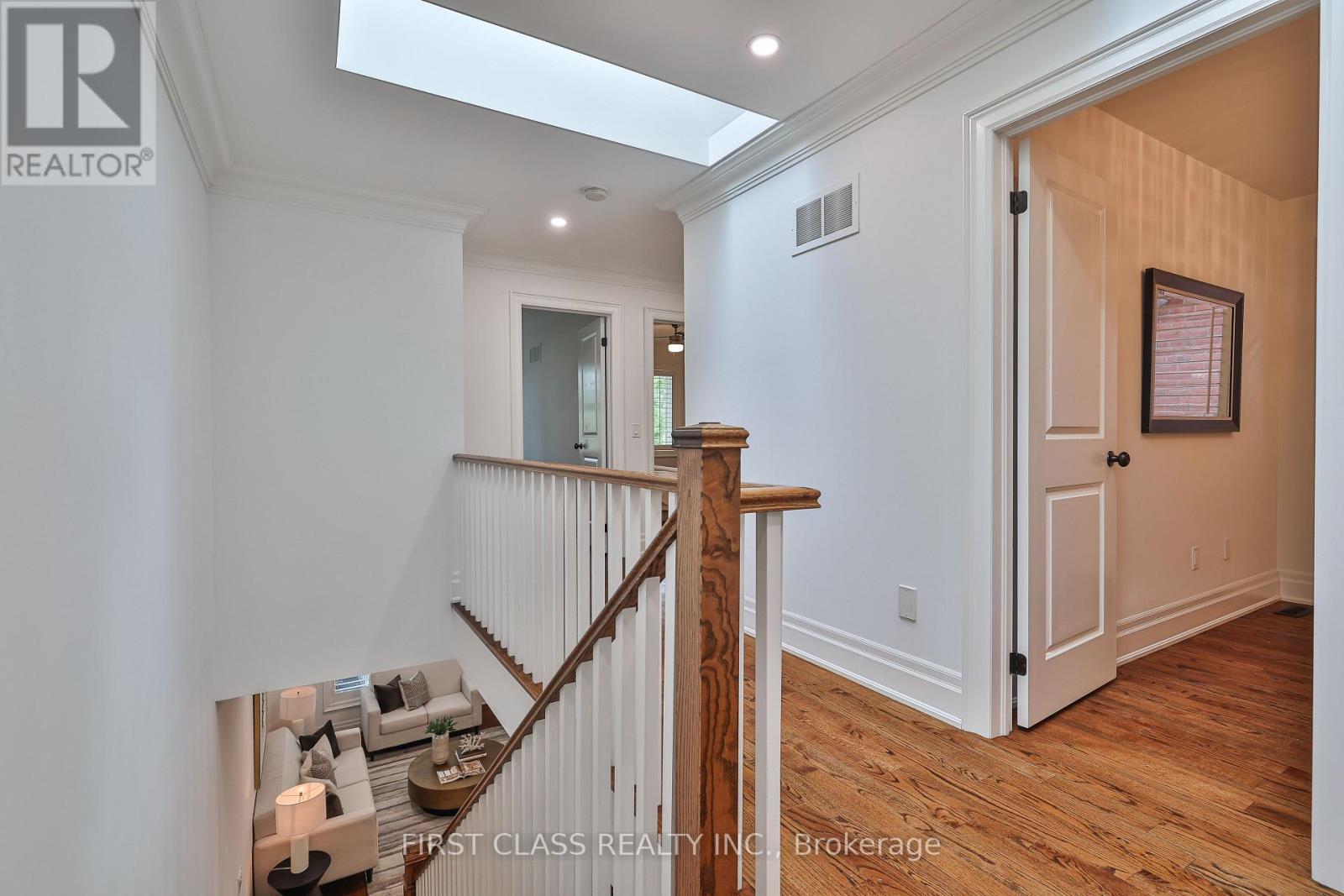 Photo 22 of 136 Bowood Avenue, Toronto ON