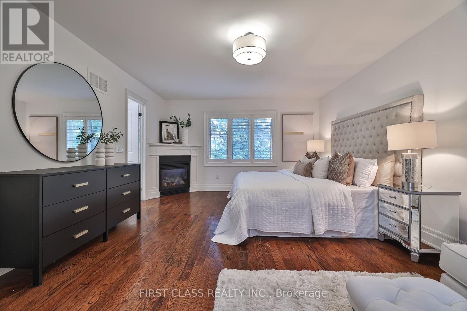 Photo 24 of 136 Bowood Avenue, Toronto ON