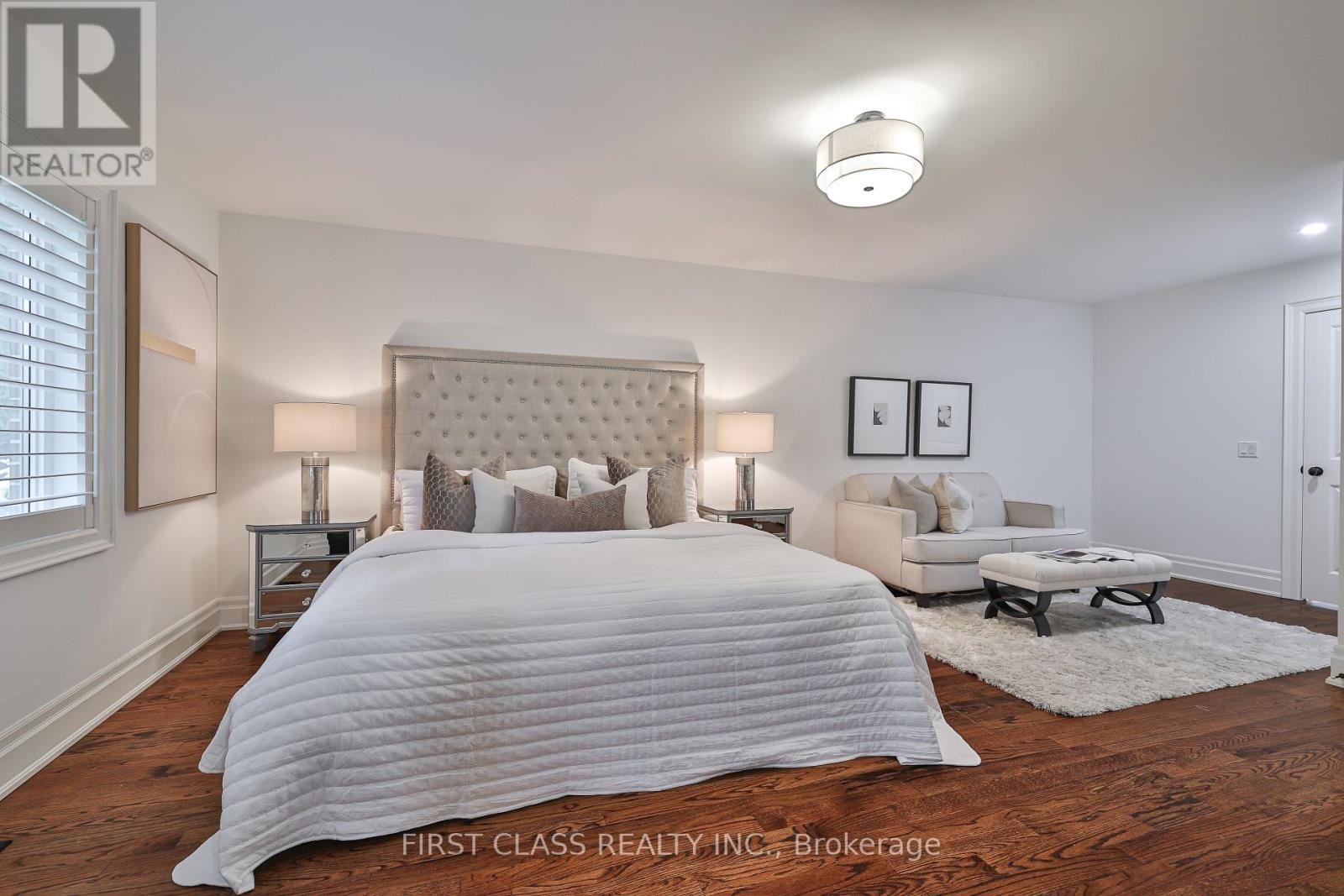 Photo 26 of 136 Bowood Avenue, Toronto ON