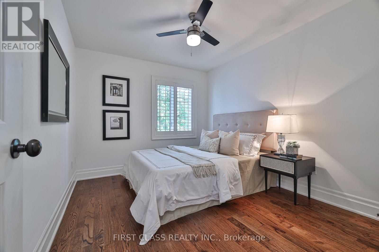 Photo 31 of 136 Bowood Avenue, Toronto ON