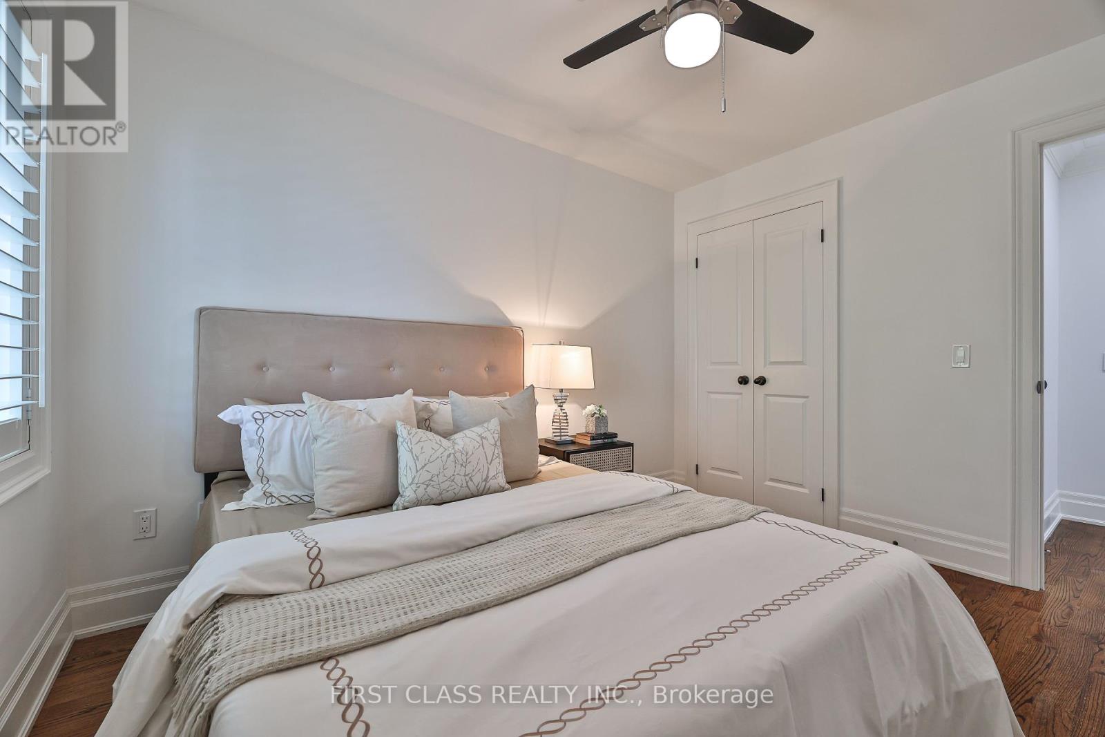 Photo 34 of 136 Bowood Avenue, Toronto ON