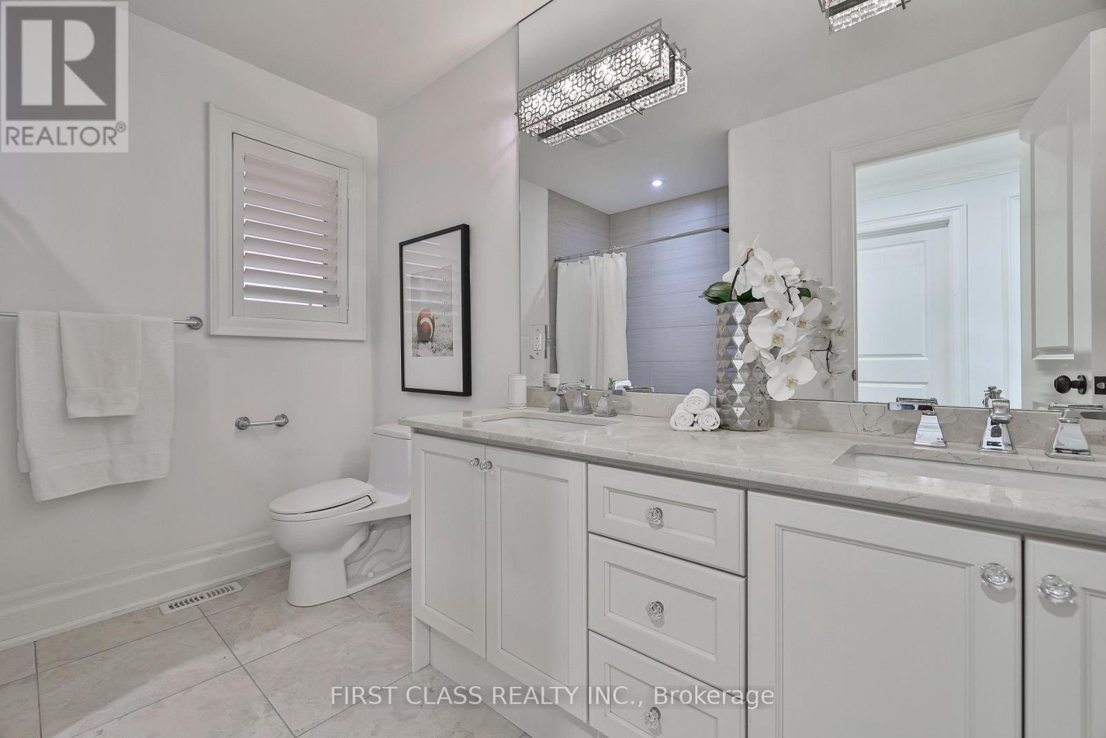 Photo 38 of 136 Bowood Avenue, Toronto ON